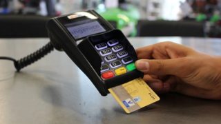 クレジットカードと電子マネーって何が違うの？使い分ければ快適に決済ができる
