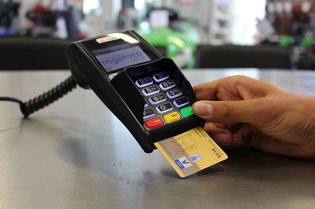 クレジットカードと電子マネーって何が違うの？使い分ければ快適に決済ができる